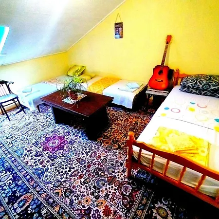 Hostal Central Suites